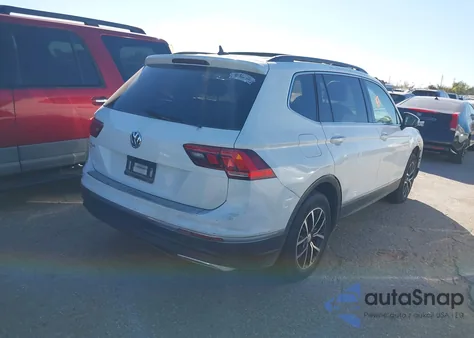 2021 Volkswagen Tiguan 2.0T Se/2.0T Se R-Line Black/2.0T Sel z USA, uszkodzony, nr VIN 3VV3B7AX1MM129767